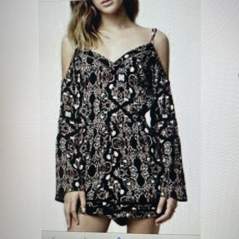 Kendall + Kylie Floral Bell Sleeves Cold Shoulder Romper. Size Small